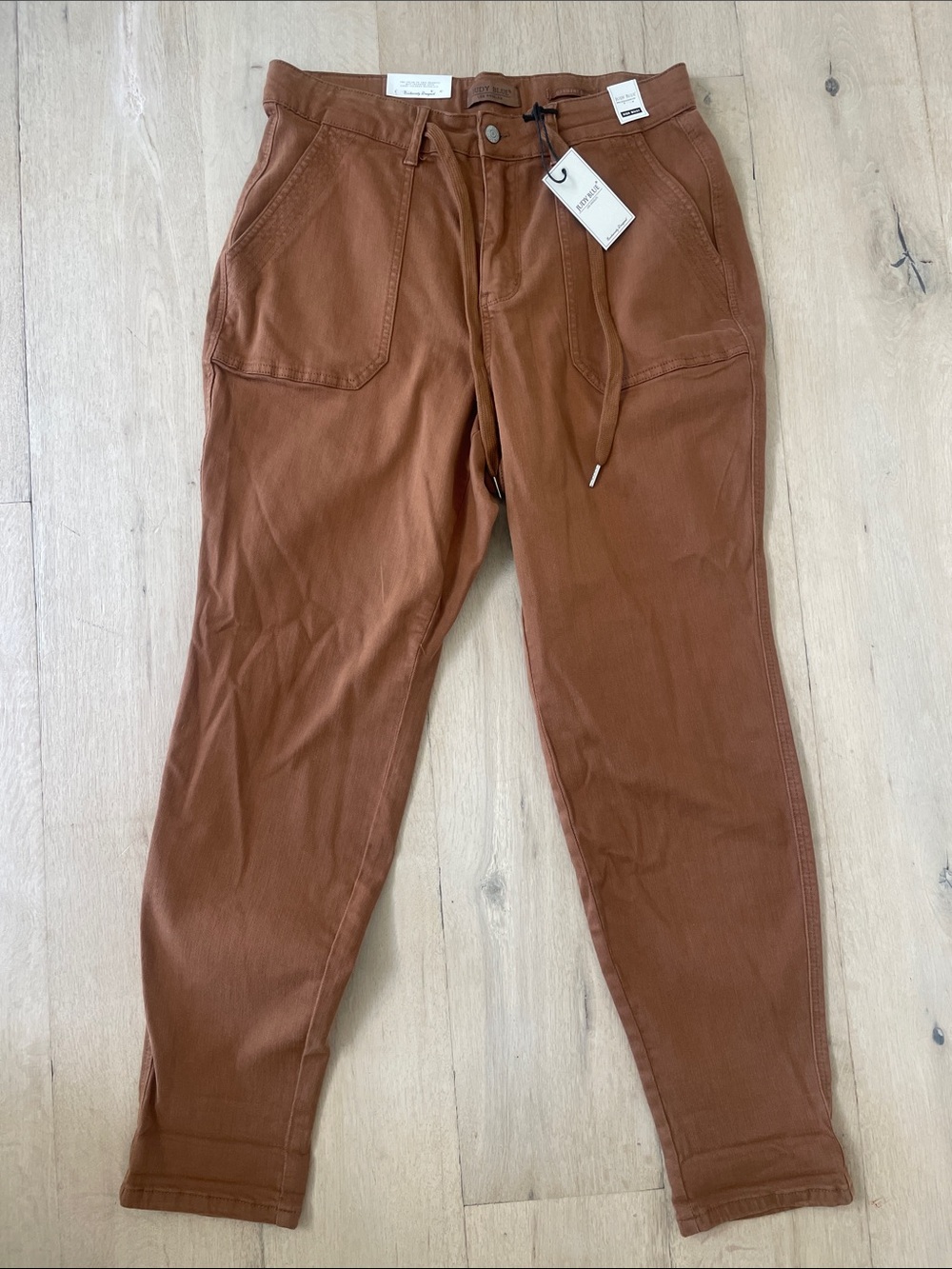 Judy Blue NWT High Waist Garment Dyed Cuffed Camel Joggers Size 14W
